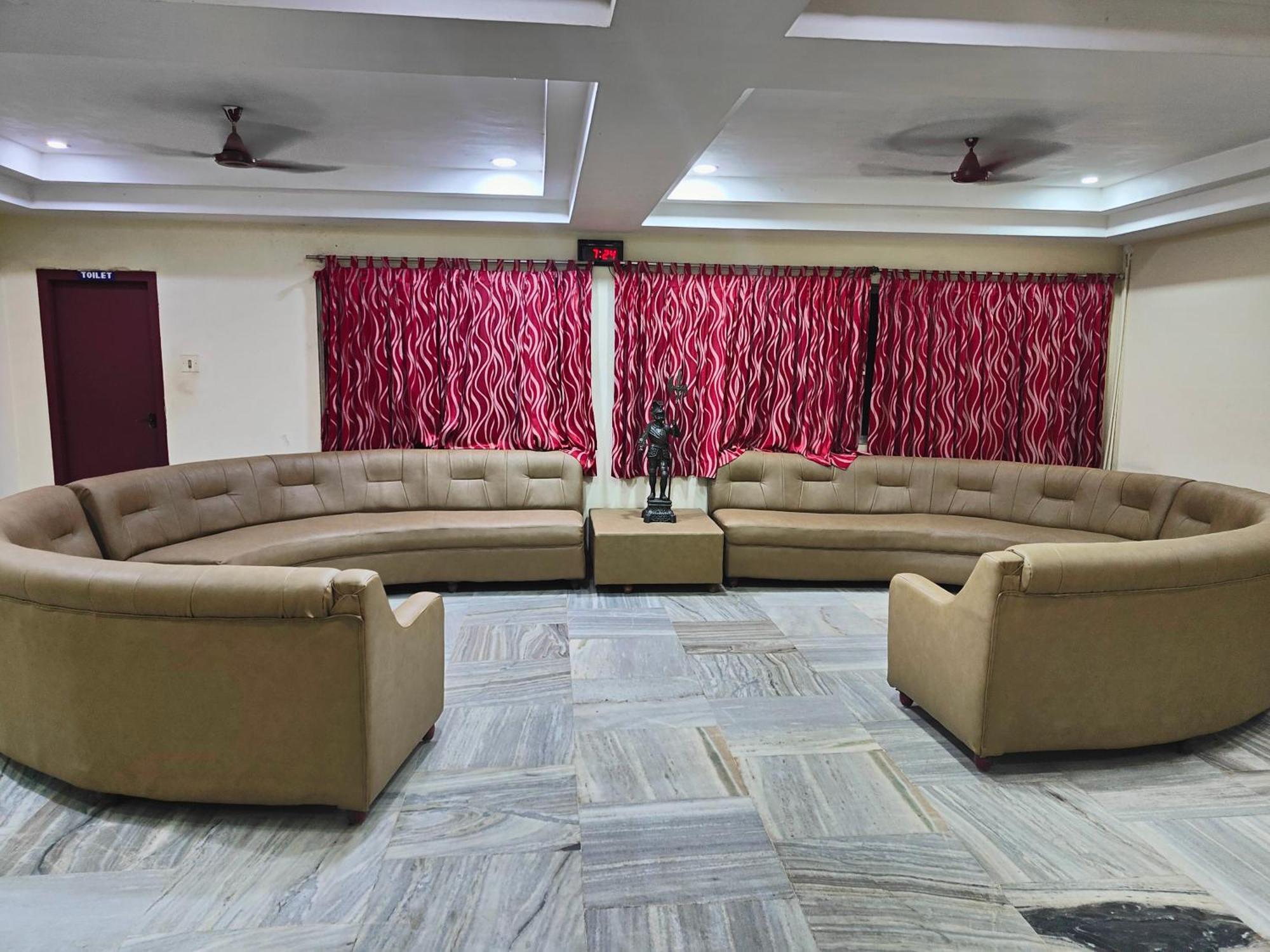 Hotel Geetha International Thoothukudi Exterior foto